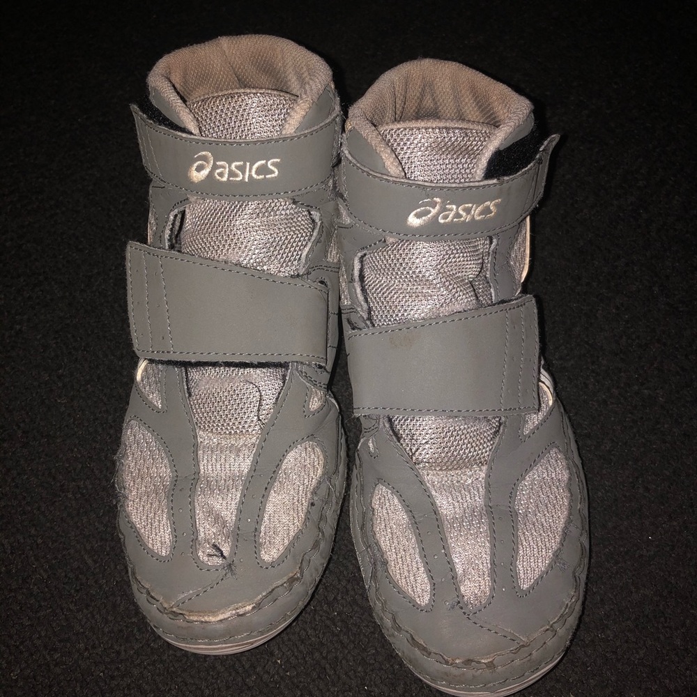 Youth Asics Matflex wrestling shoes size 3 1/2